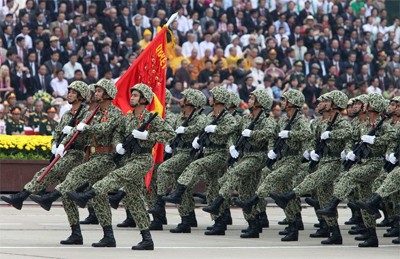 QĐND Việt Nam - một đội quân do Đảng lãnh đạo, từ nhân dân mà ra, vì nhân dân mà phục vụ. Ảnh: Internet